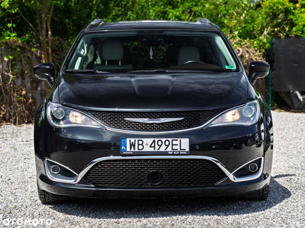 Chrysler Pacifica - 2