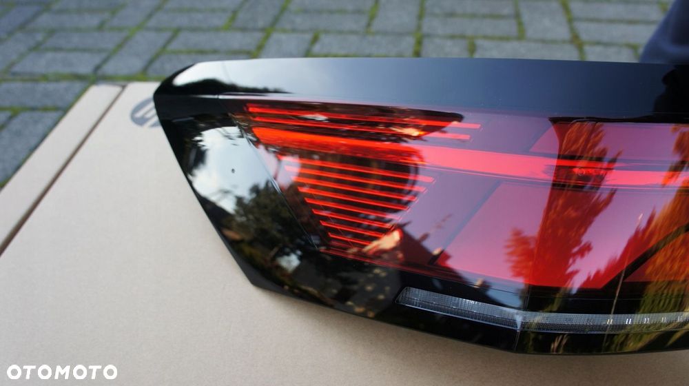 TYLNA LEWA LAMPA VW PASSAT B9 KOMBI 3J0 LED - 2