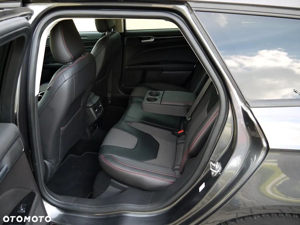 Ford Mondeo 2.0 TDCi ST-Line PowerShift - 23