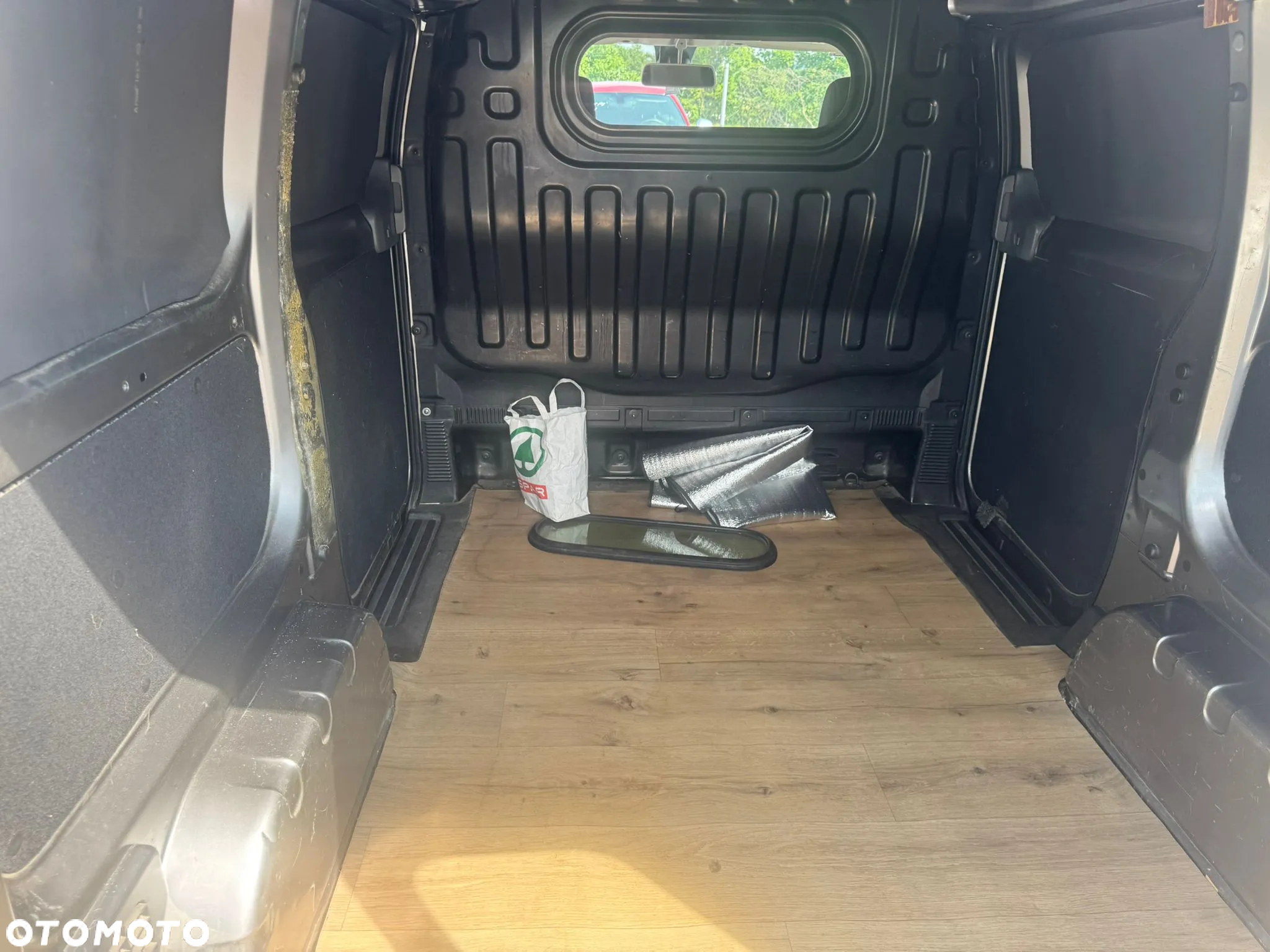Nissan NV200 - 10