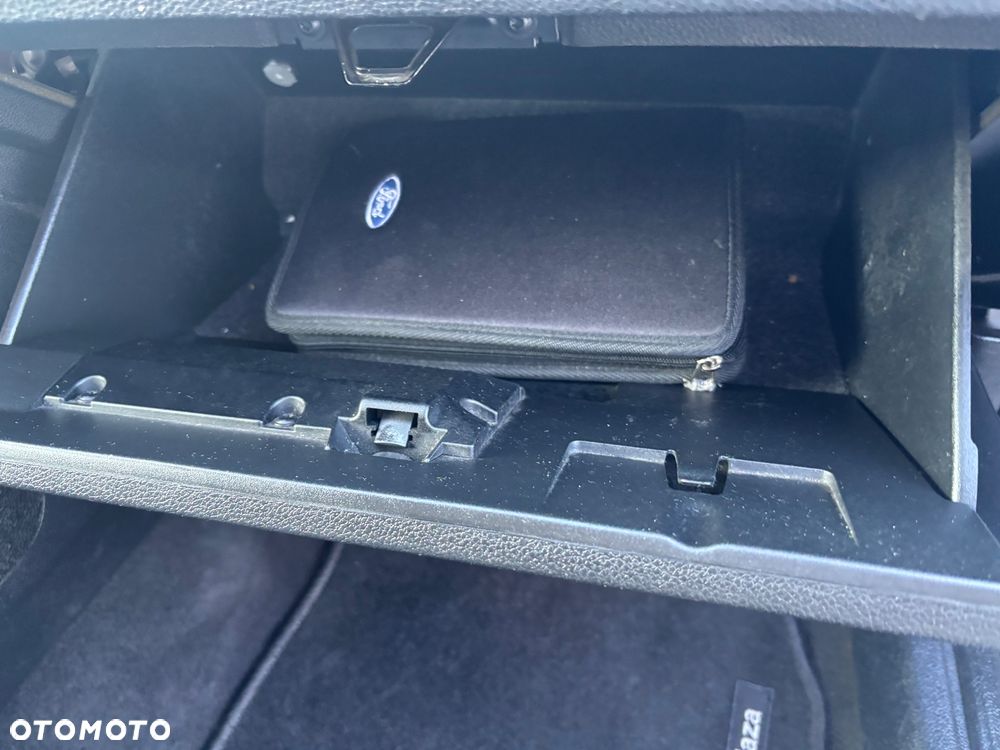 Ford Mondeo 2.0 TDDi Ghia - 11