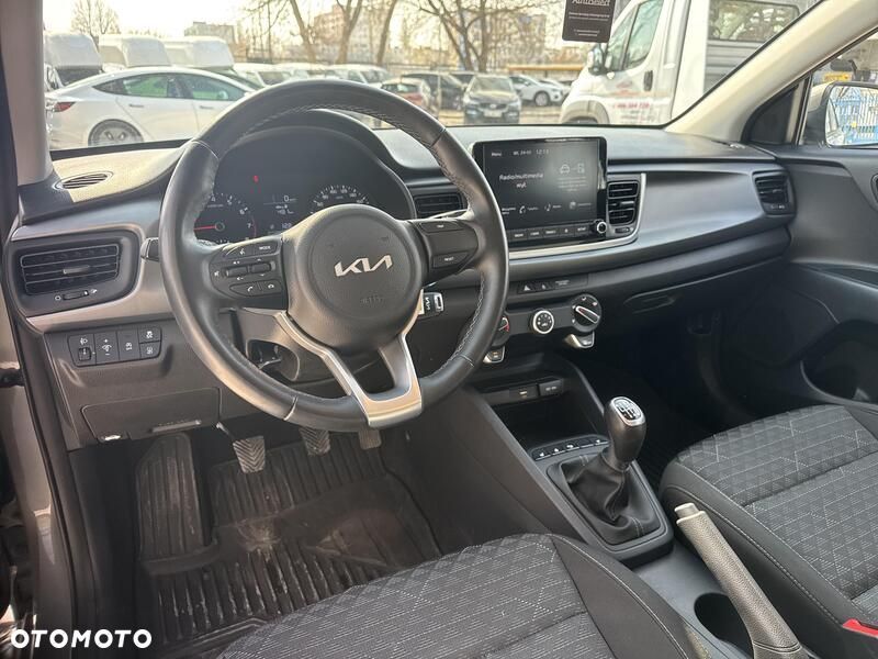 Kia Rio - 11