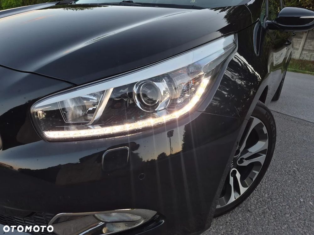 Kia Ceed 1.6 CRDi 128 Platinum Edition - 40