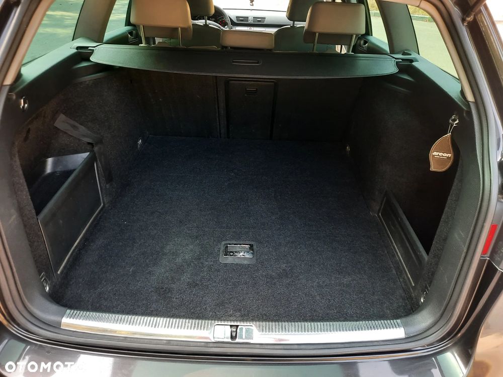 Volkswagen Passat 2.0 TDI DPF Highline - 21