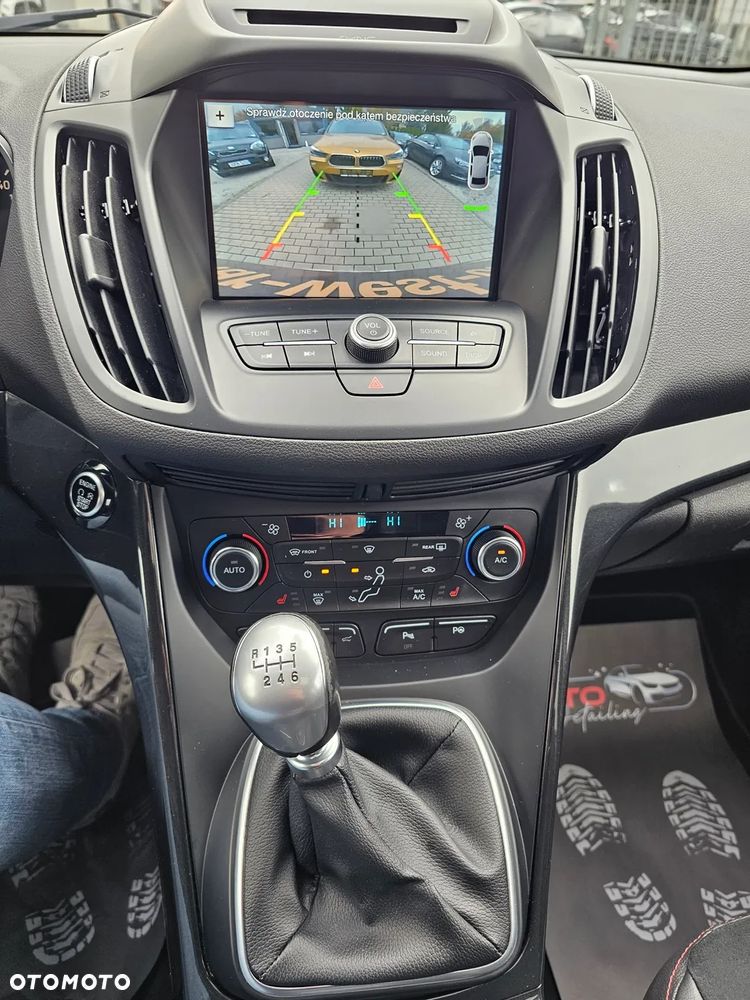 Ford Kuga 1.5 EcoBoost 2x4 ST-Line - 29