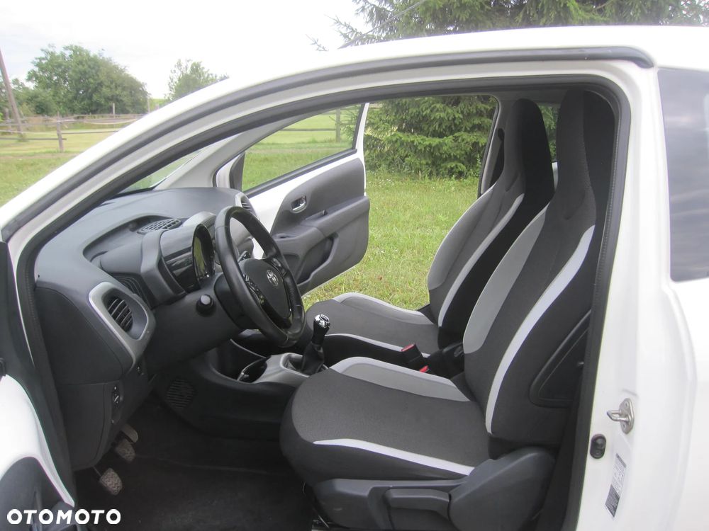Toyota Aygo x-play club - 8