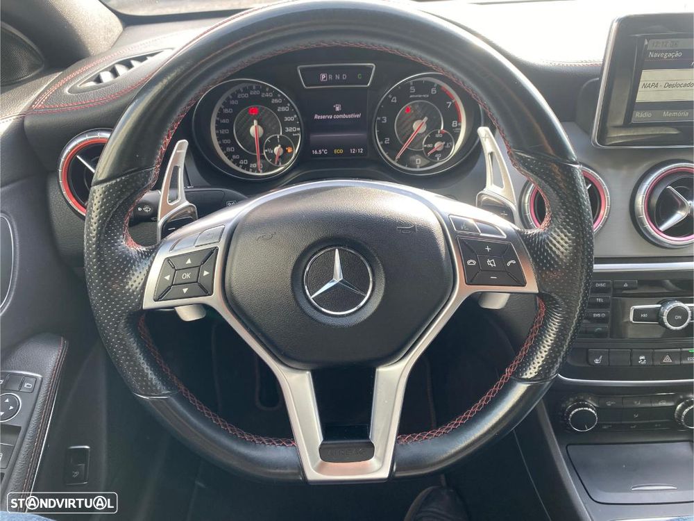 Mercedes-Benz CLA 45 AMG 4Matic 7G-DCT - 29