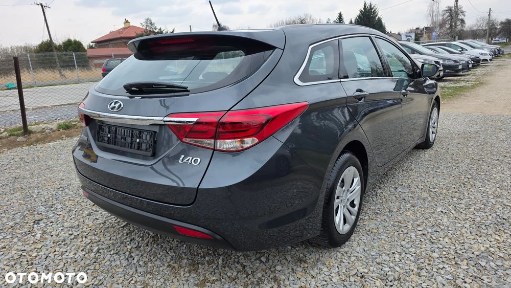 Hyundai i40 Kombi blue 1.6 Family - 6