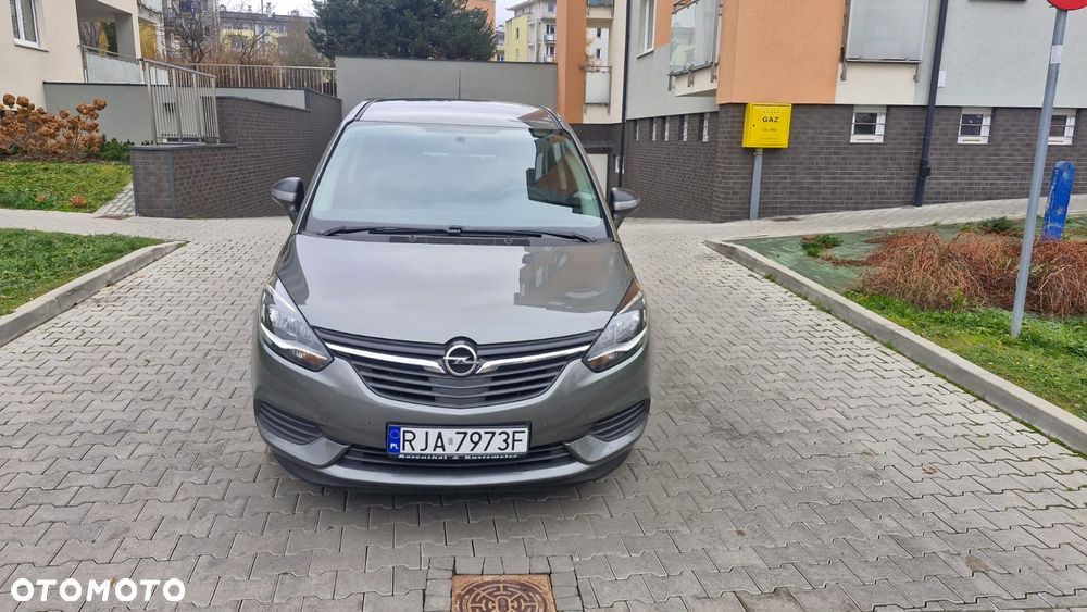 Opel Zafira - 10