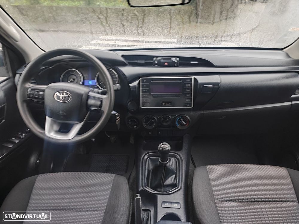 Toyota Hilux 2.4 D-4D 4WD Tracker - 6