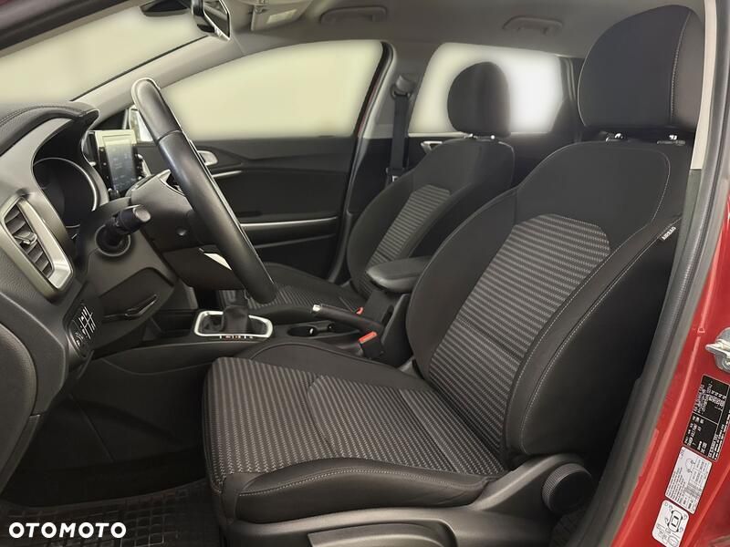 Kia Ceed 1.5 T-GDI M - 11