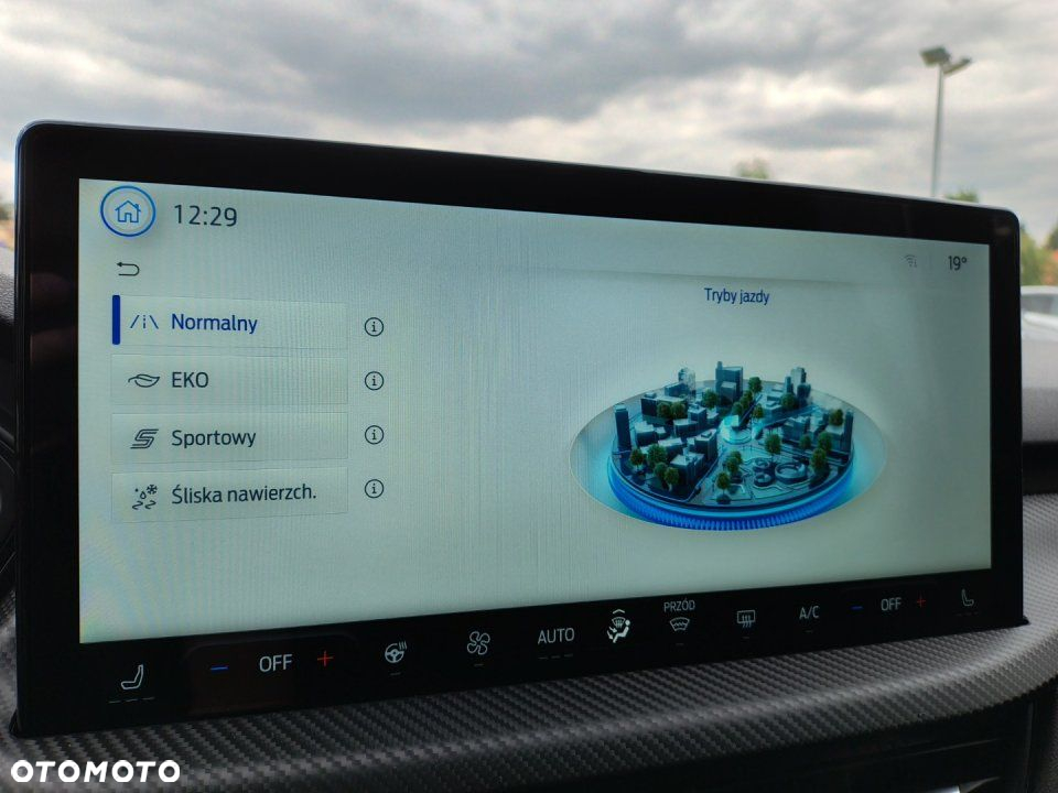 Ford Kuga - 17