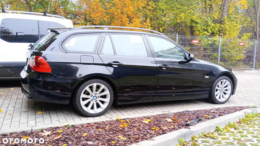 BMW Seria 3 318d DPF Touring - 8