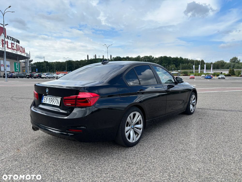BMW Seria 3 320i - 6