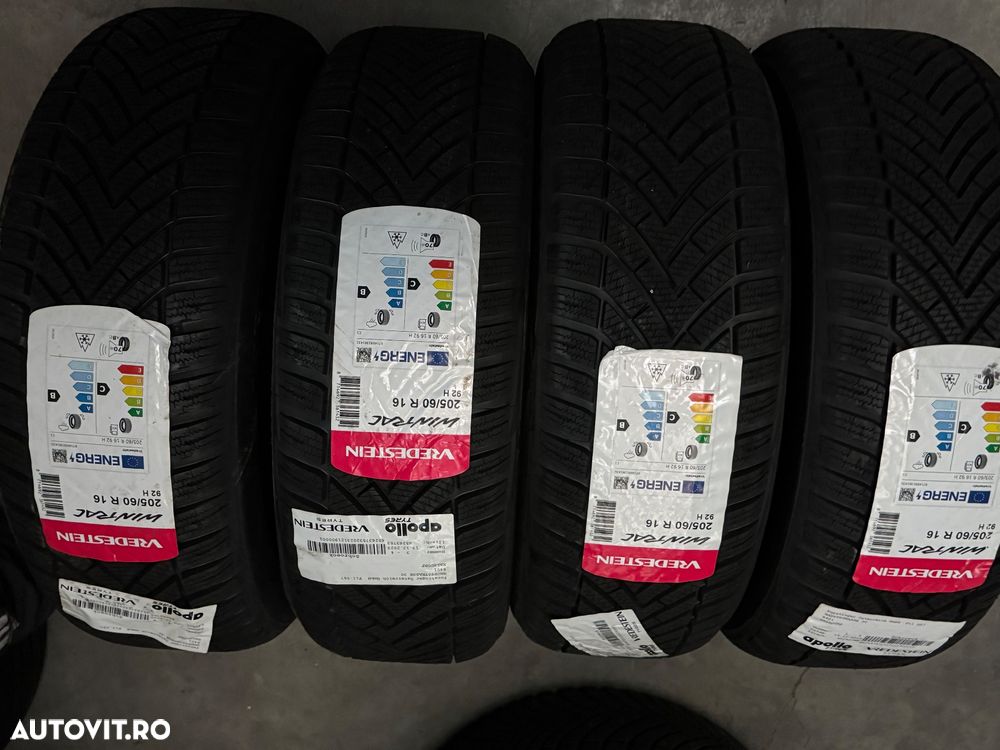 Vând 4 anvelope 205/60/16 vredestein de iarnă noi
