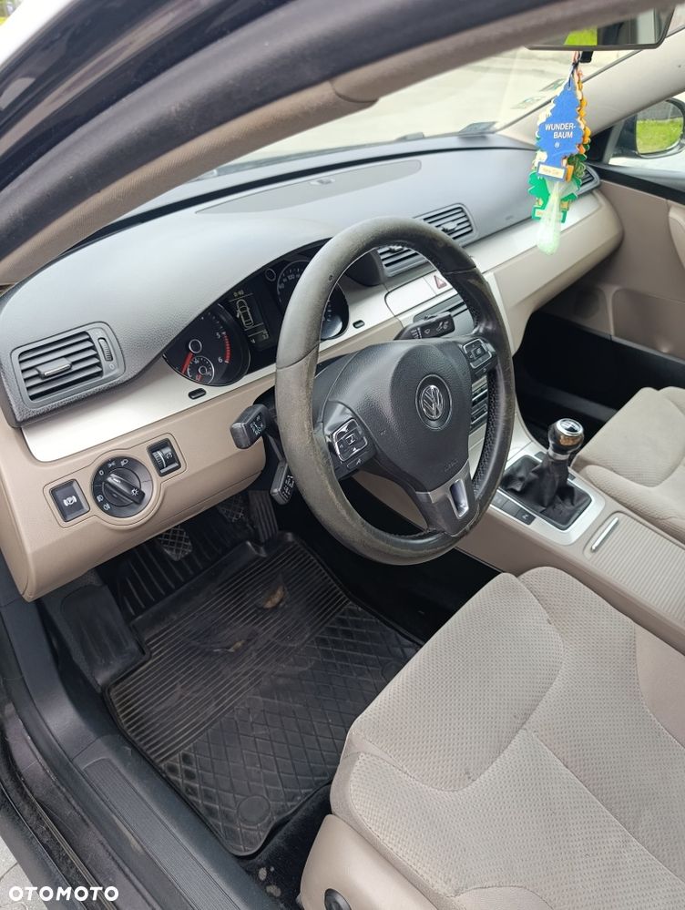 Volkswagen Passat - 6