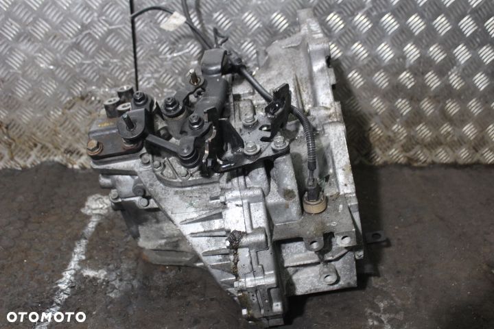 SKRZYNIA BIEGÓW  HYUNDAI IX35 2.0CRDI - 2