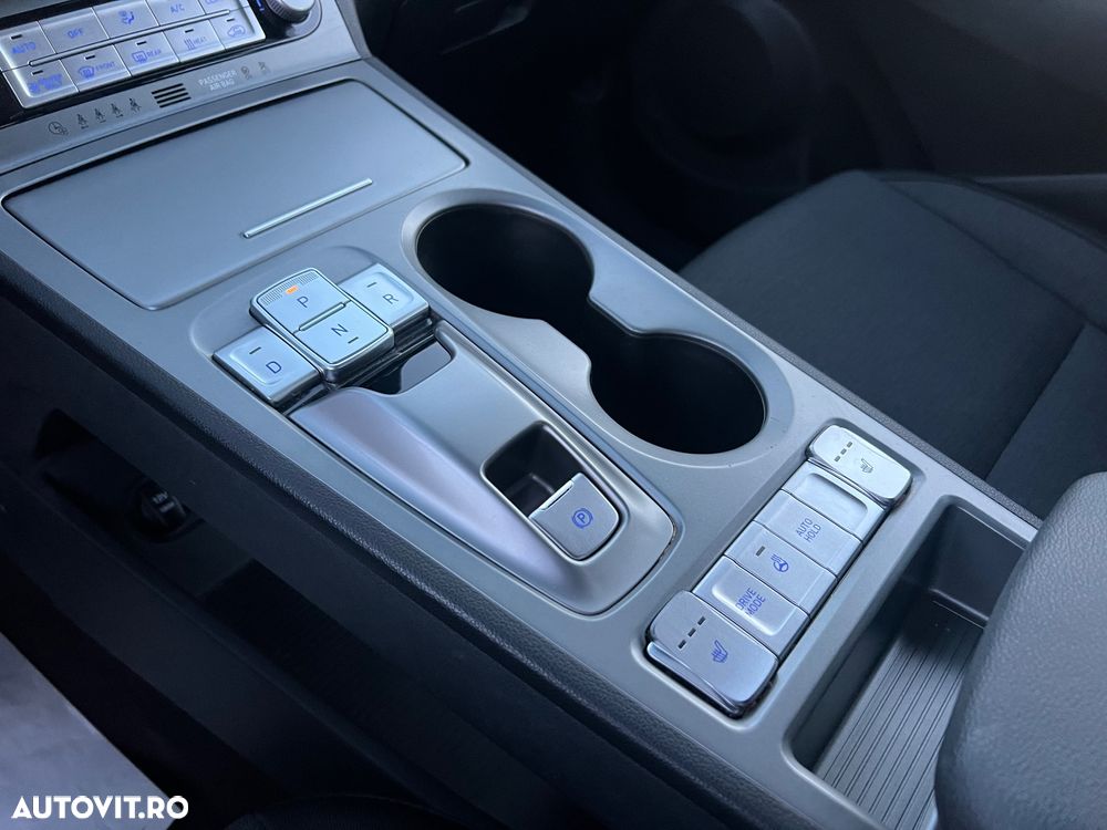 Hyundai KONA Select - 21