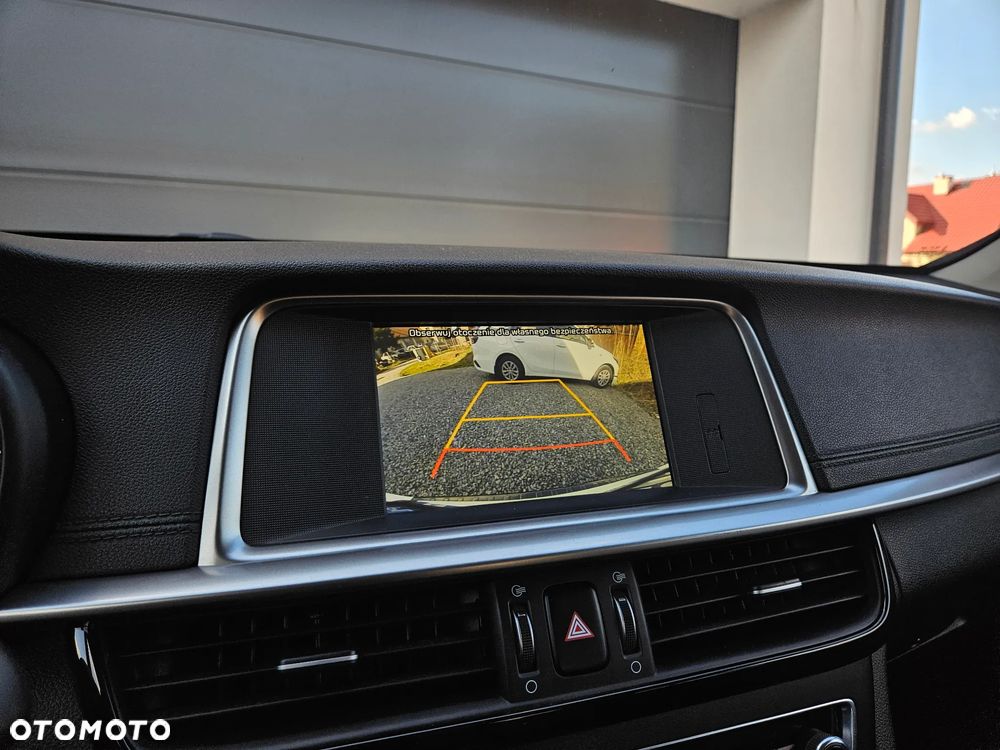 Kia Optima 2.0 M - 17