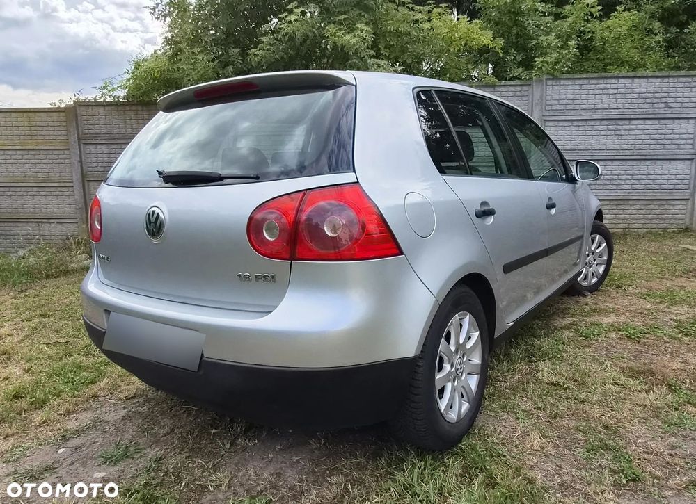 Volkswagen Golf 1.6 FSI Comfortline - 3