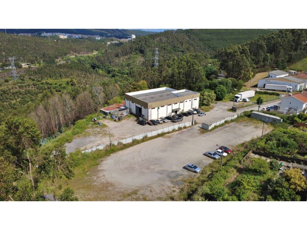 Armazém com 11.295m2 de terreno em Ermesinde - Grande imagem: 2/19