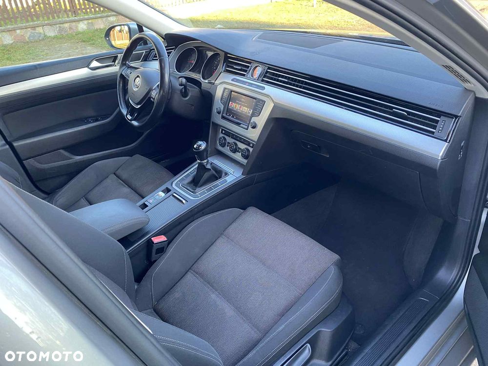 Volkswagen Passat Variant - 12