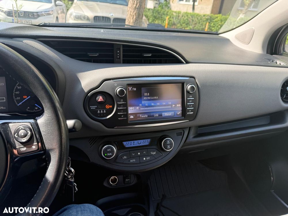 Toyota Yaris 1.5 VVT-i HSD Luna - 2