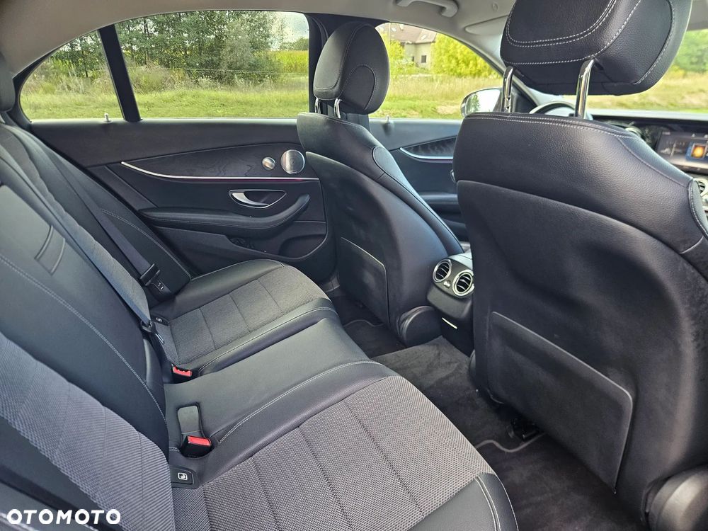 Mercedes-Benz Klasa E 220 d 4-Matic Business Edition 9G-TRONIC - 13