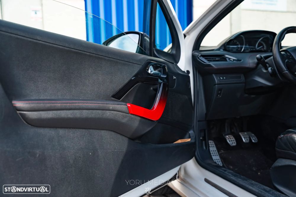Peugeot 208 1.6 THP GTi - 15
