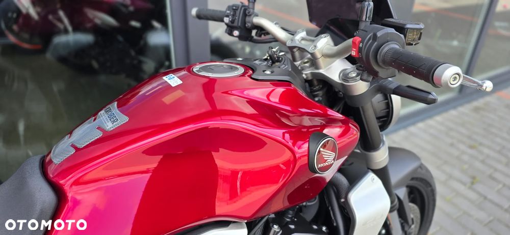 Honda CB - 12