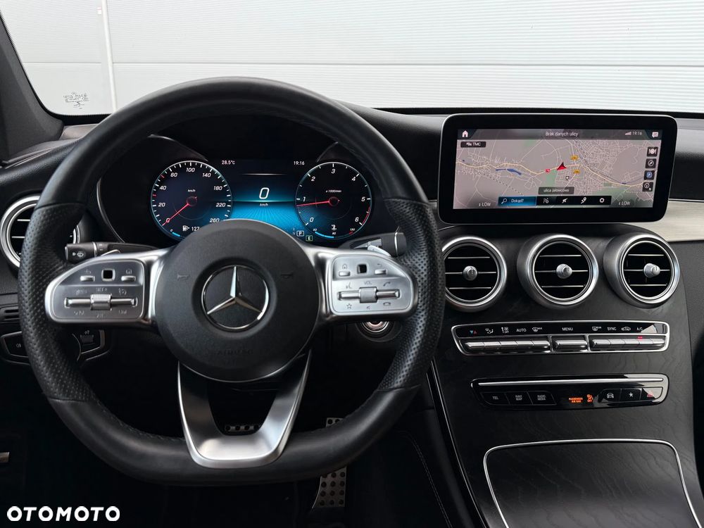 Mercedes-Benz GLC 200 d 4Matic 9G-TRONIC AMG Line Plus - 33