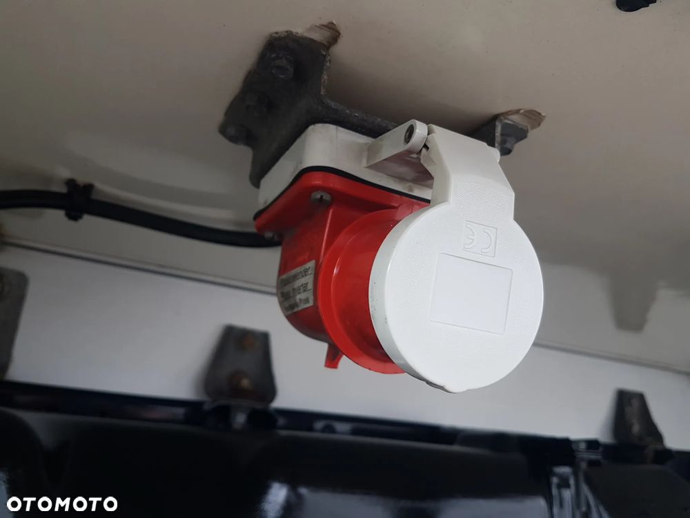 Iveco DAILY 35S16 CHŁODNIA 6EP MROŹNIA IZOTERMA GRZANIE AGREGAT CARRIER XARIOS 5 ZASILANIE Z SILNIKA + ELEKTRYCZNE - 6
