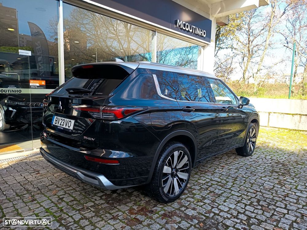 Mitsubishi Outlander - 4