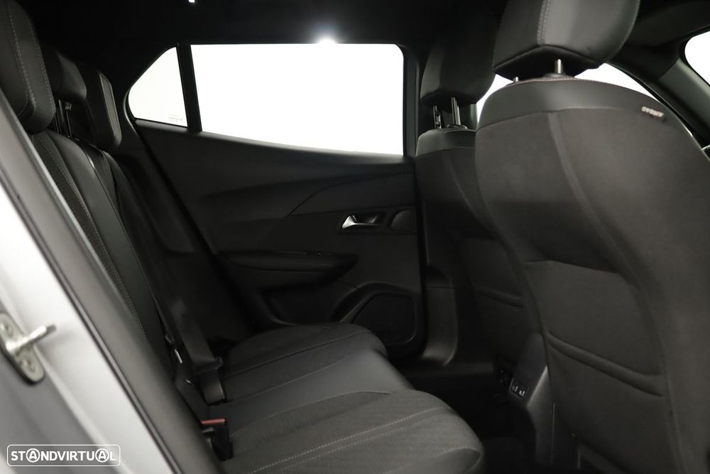 Peugeot 2008 1.2 Allure - 22