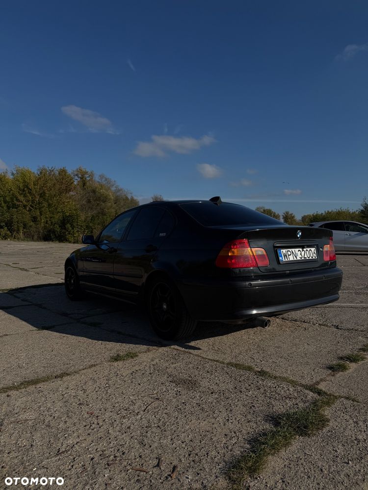 BMW Seria 3 318i - 9