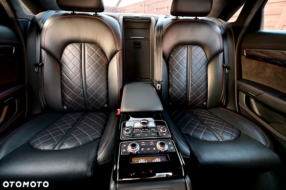 Audi S8 - 28
