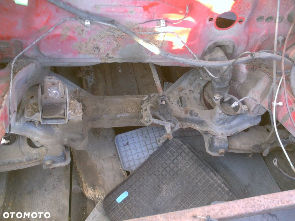 Vw golf 2 II na czesci3d dywany na kielichy tyl,zderzak szeroki,lampy tyl ciemne,zegary,prog nowy lewy,wozek przod,wahacze,amortyzatory,mc phersony,OStyl,pas podloga lampy,szyby,belka instalacja - 29