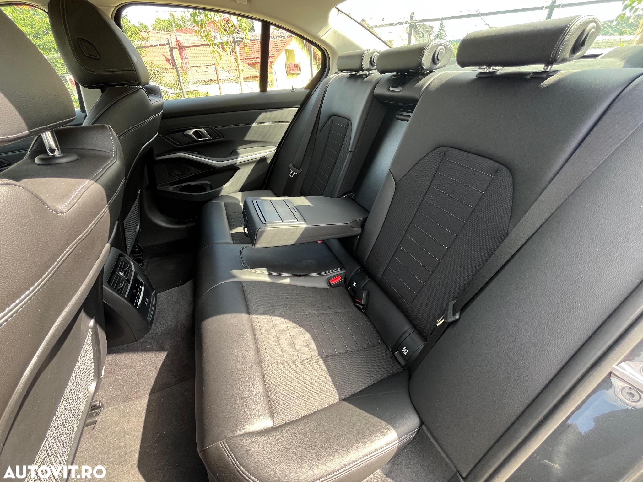 BMW Seria 3 318i AT - 36