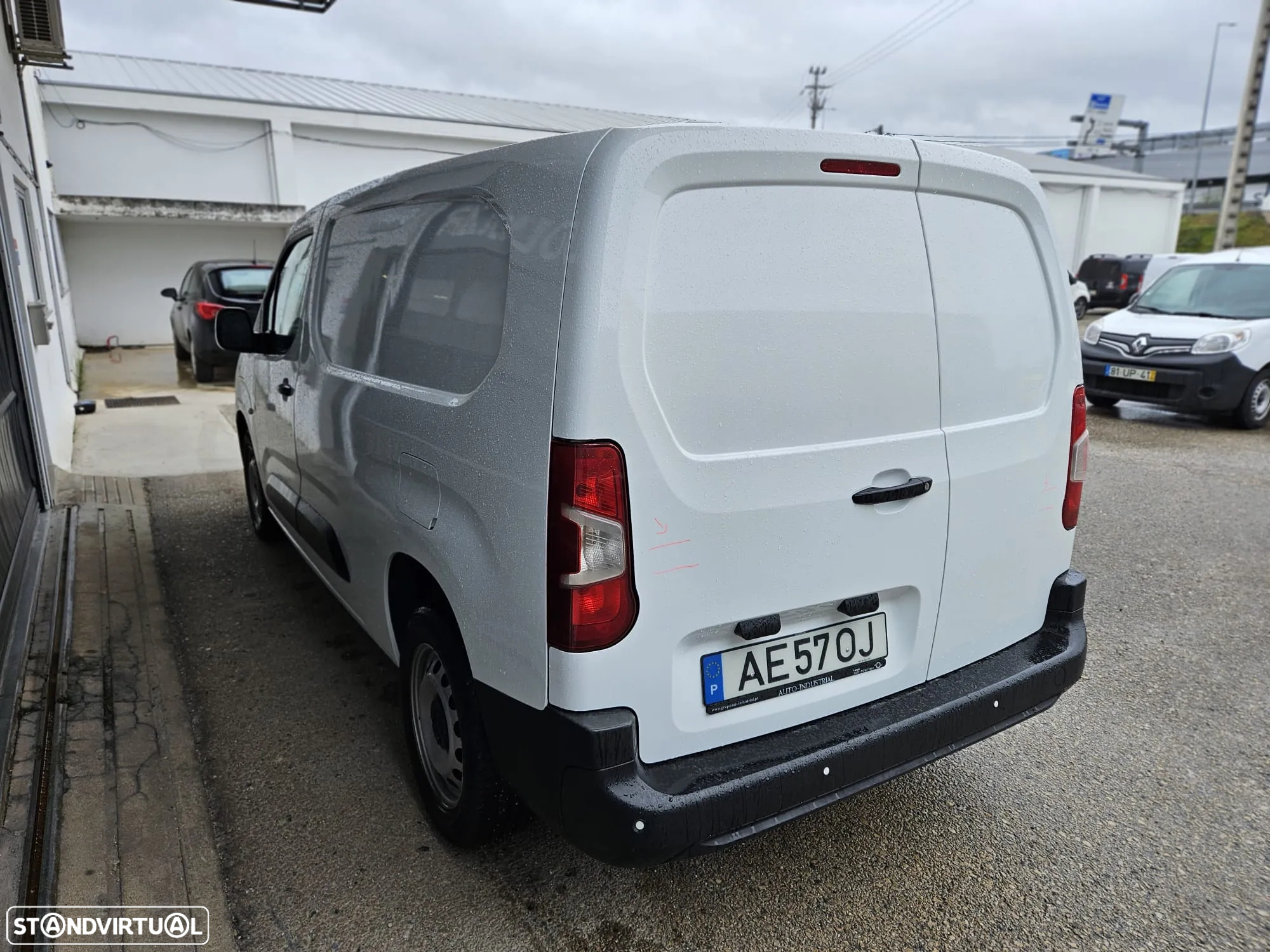 Opel Combo Maxi Longa 1.5CDTI 102cv Ecrã Central - 4