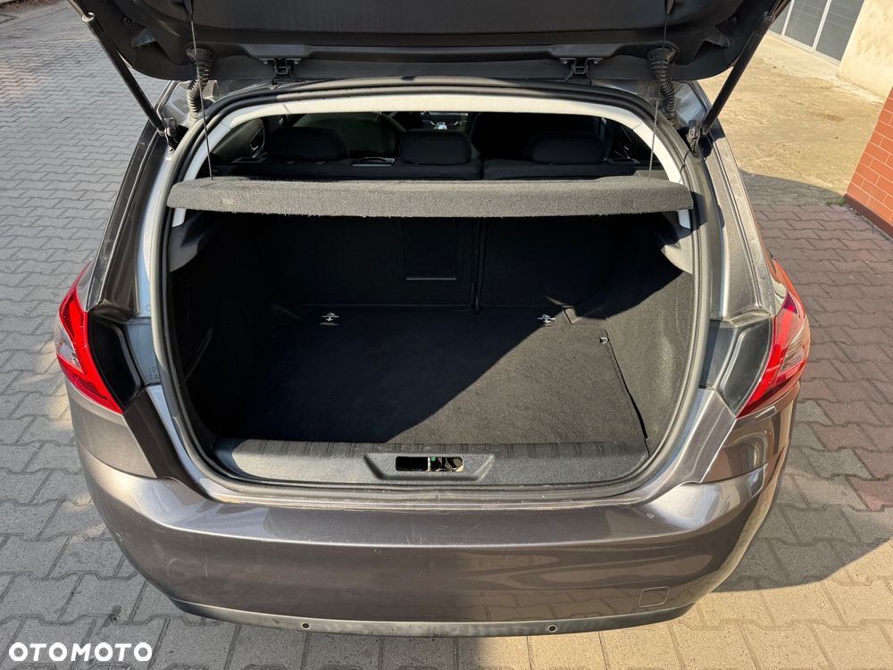 Peugeot 308 - 33