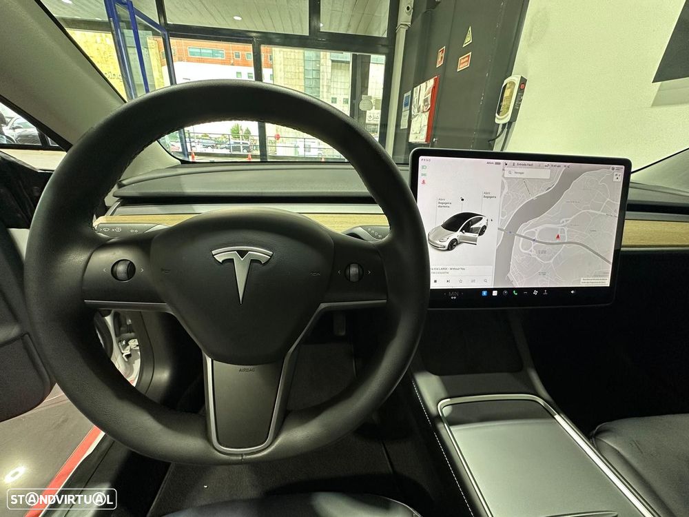 Tesla Model 3 Long-Range Dual Motor AWD - 38