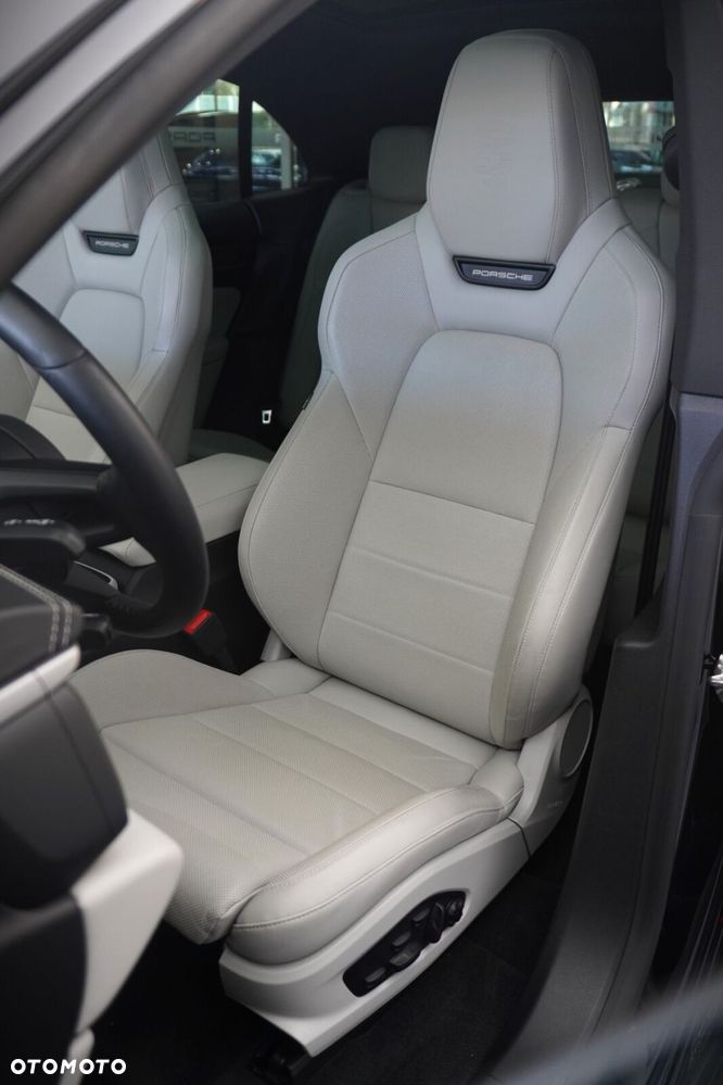 Porsche Macan - 11