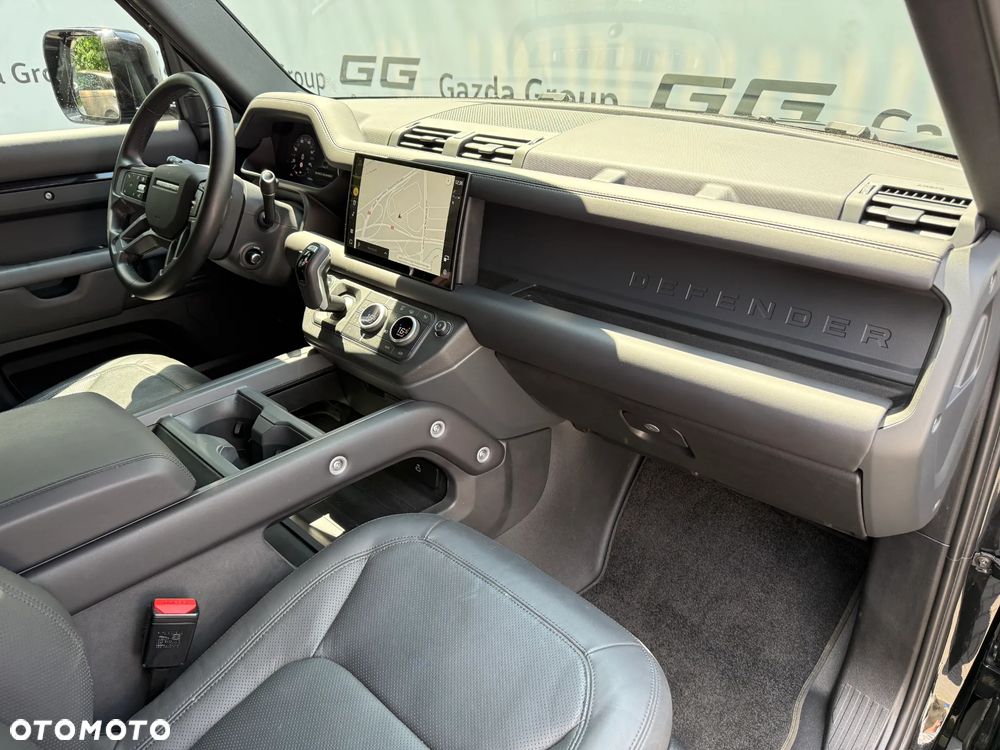Land Rover Defender 3.0 D300 mHEV X-Dynamic SE - 10