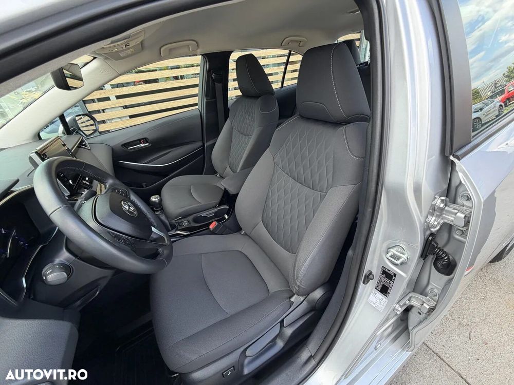Toyota Corolla 1.6 Dynamic - 17