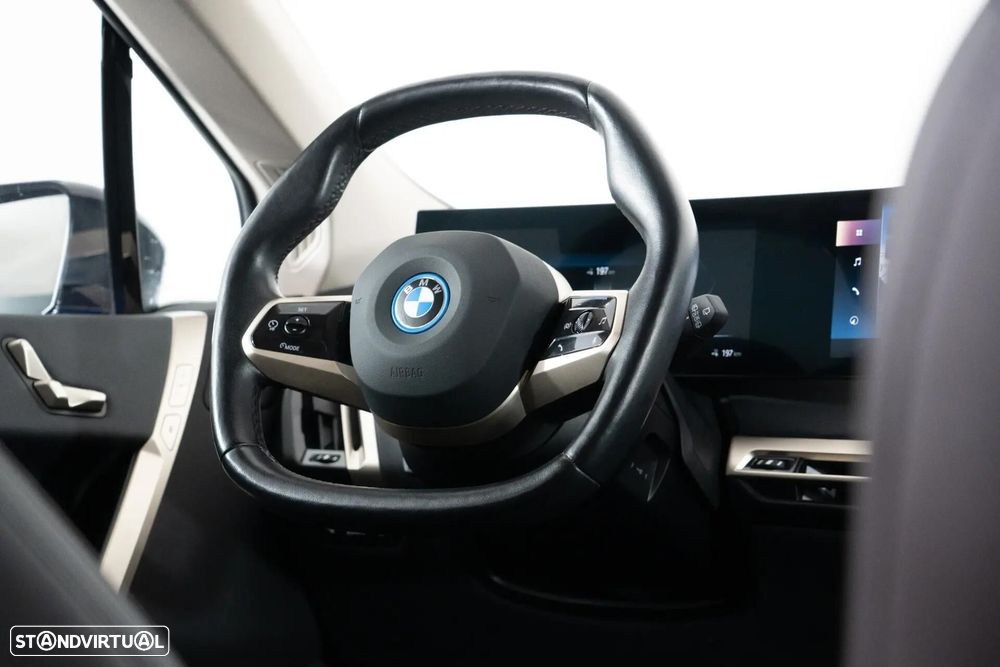 BMW iX xDrive 40 - 22