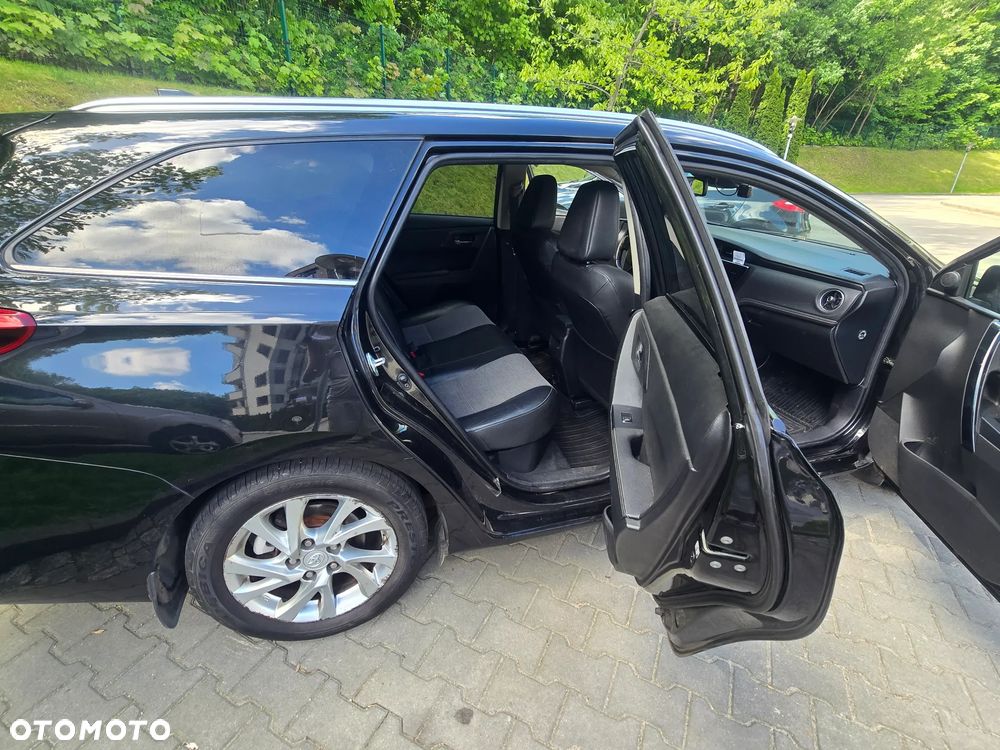 Toyota Auris - 10