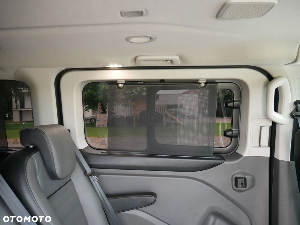 Ford Tourneo Custom 320 L2H1 VA Autm Titanium - 36