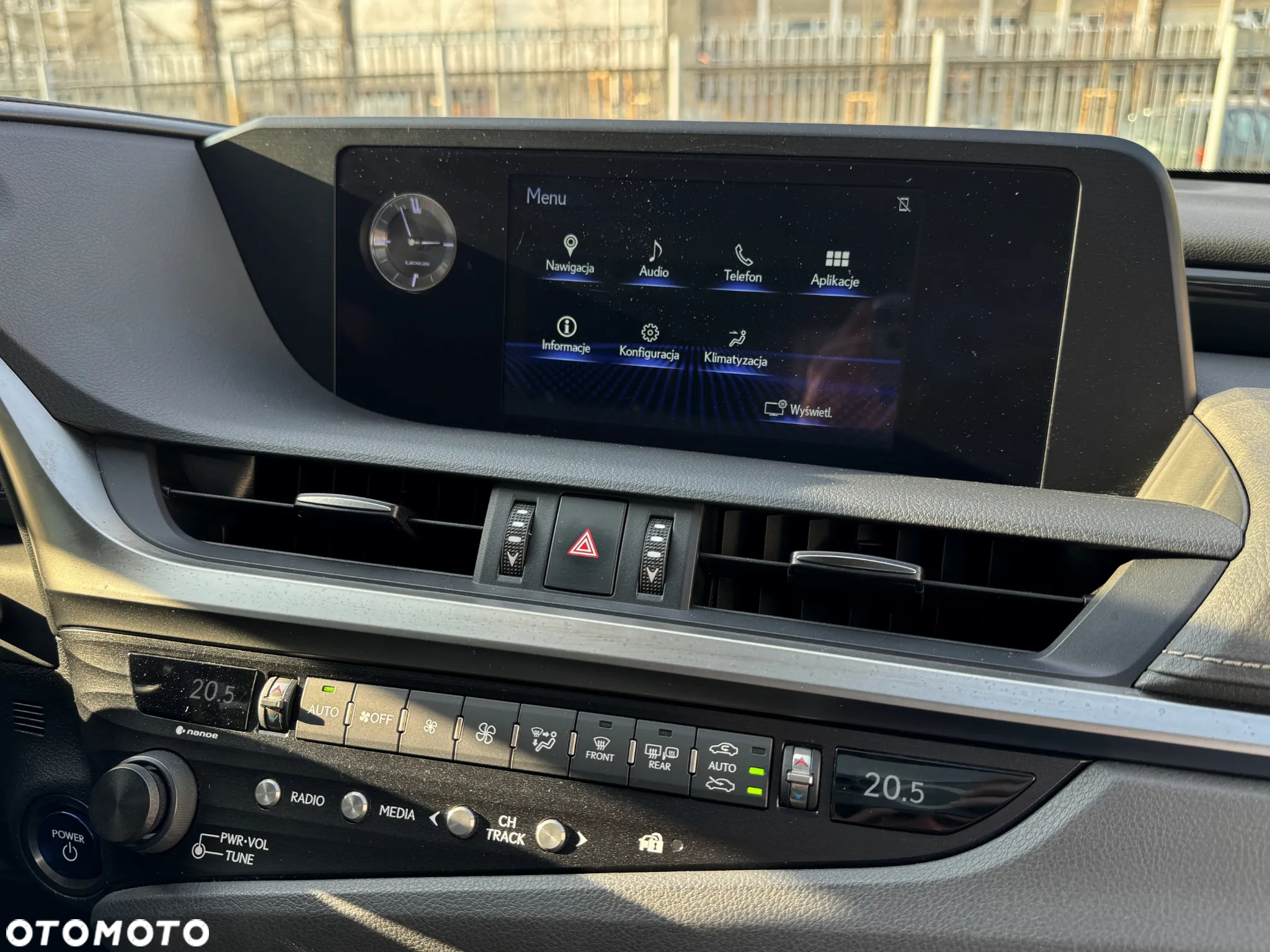 Lexus ES 300h Elegance - 11