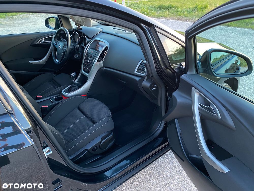 Opel Astra 1.4 Turbo Design Edition - 25