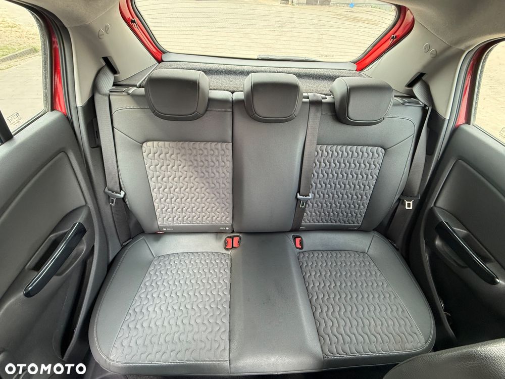 Opel Corsa 1.4 16V Innovation - 14